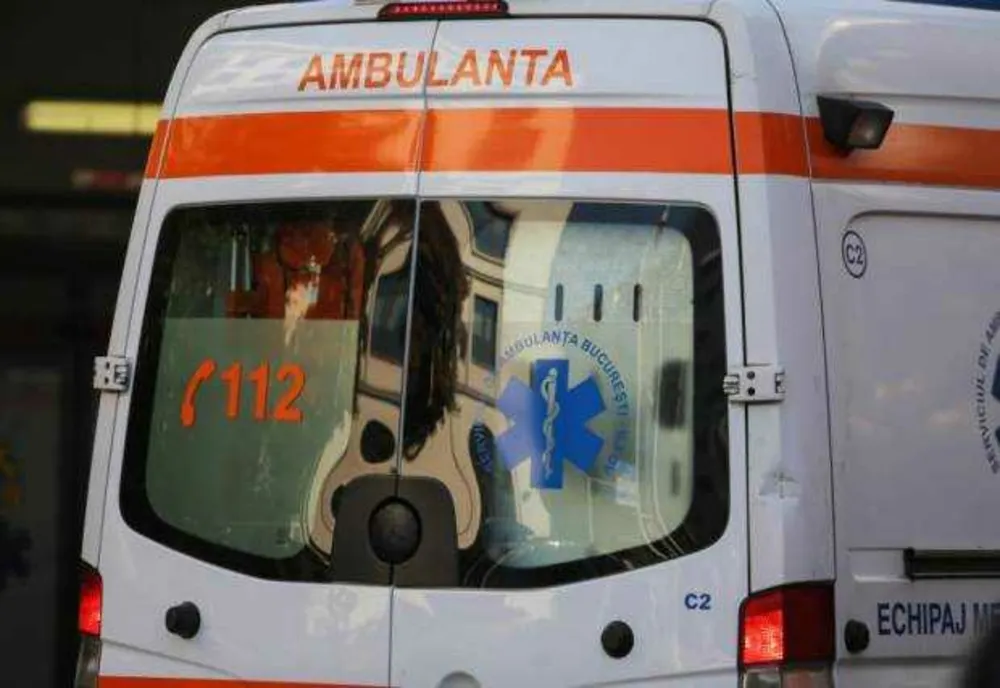 ZECI DE TURIȘTI AU AJUNS LA SPITAL DUPĂ CE AU MÂNCAT LA O PENSIUNE DIN BĂILE HERCULANE