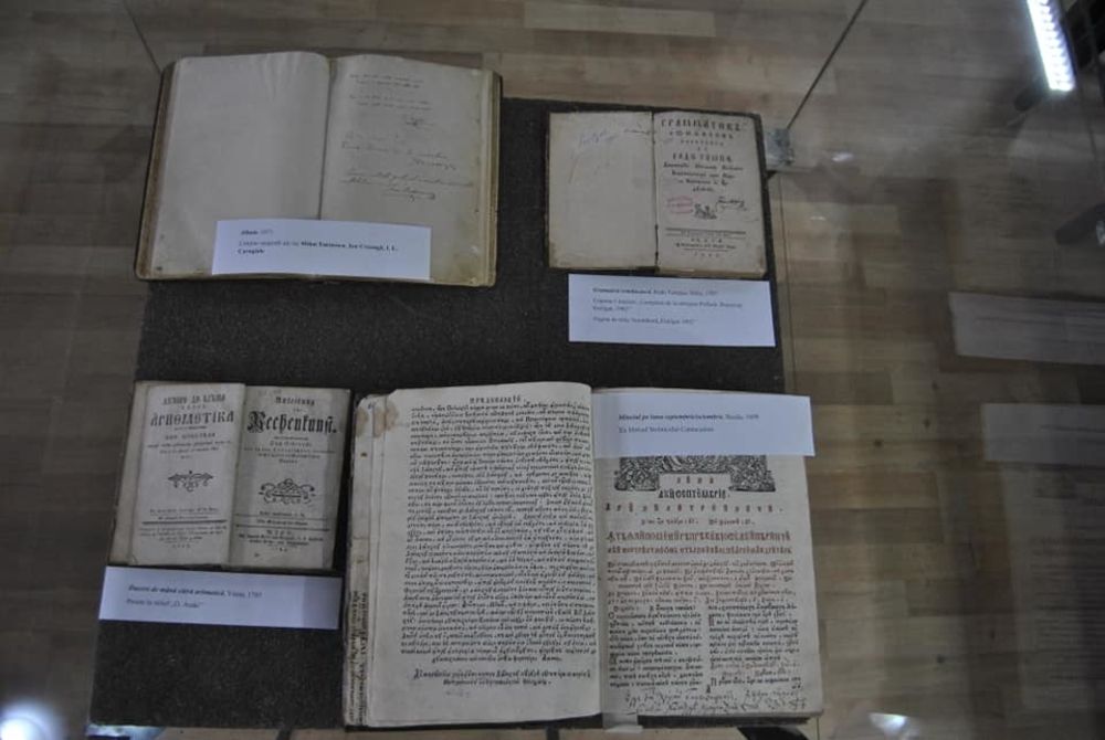 Documente valoroase, expuse la Biblioteca Județeană " I. G. Bibicescu "