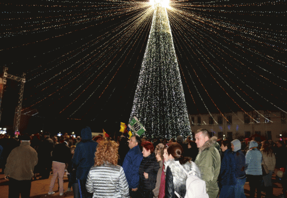 S-au aprins luminile de sărbători în Drobeta Turnu Severin 