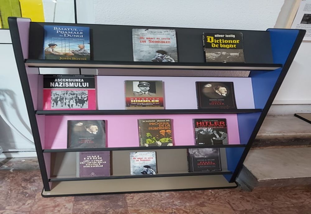 Expoziție de carte de  Ziua Internațională de Comemorare a Victimelor Holocaustului