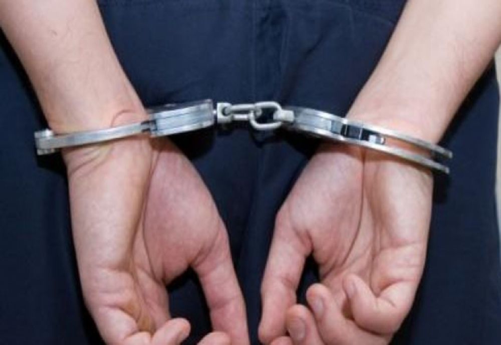 Tânăr prins în flagrant la Turnu Severin după ce a șantajat o femeie cu publicarea unor imagini compromițătoare