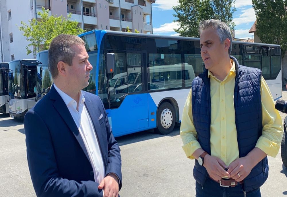 Transport gratuit pentru elevi 