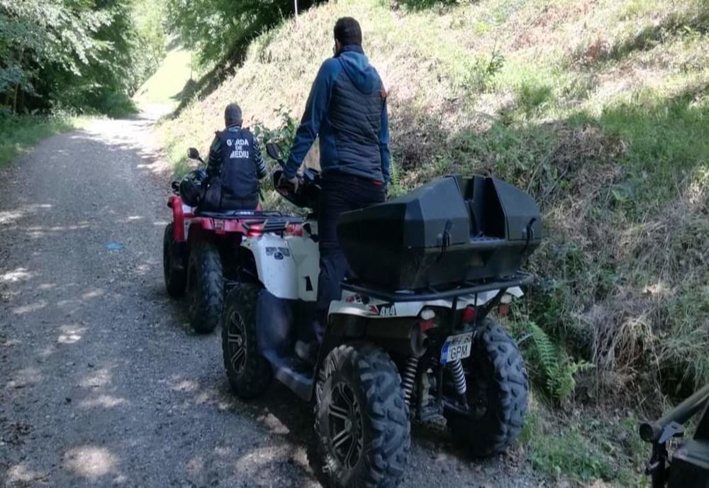 ATV-uri, sănii cu motor, autoturisme sau alte tipuri de autovehicule, interzise pe suprafața ariilor naturale protejate. Verificări în munții Mehedinți