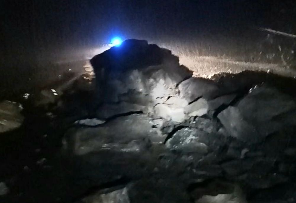 Alunecare de teren pe DC 7, la Schitul Topolnitei