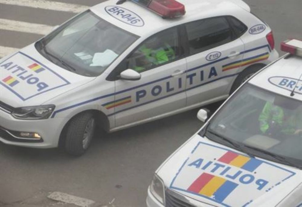 Un bărbat căruia i s- a ridicat mașina a lovit un polițist