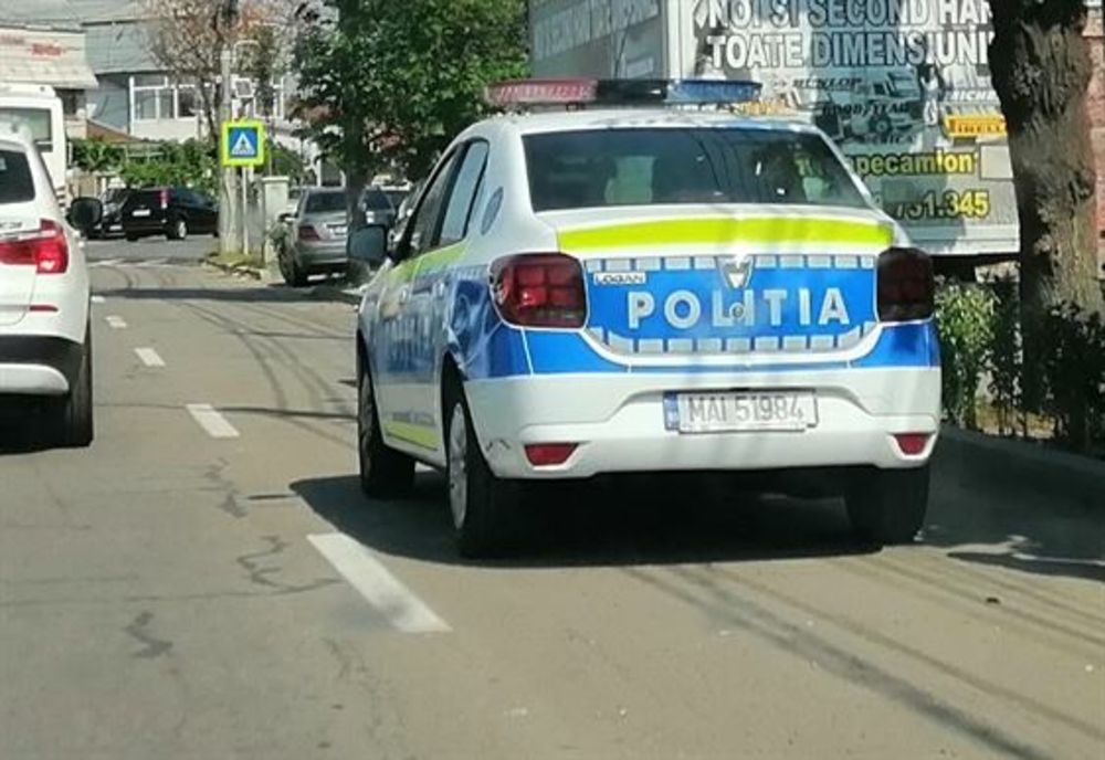 Un taximetrist care conducea sub influența băuturilor alcoolice a încercat să îl mituiască pe polițistul care l-a surprins