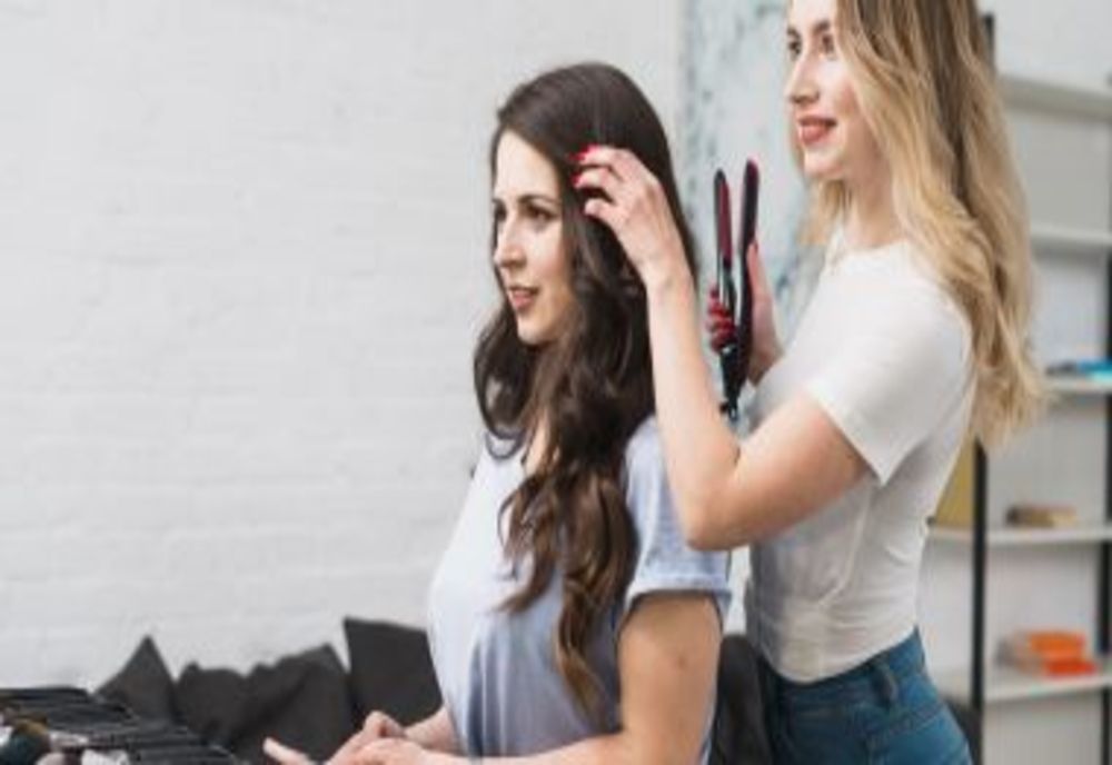 Controale ANAF. Profesorii care oferă meditații, proprietarii de locuințe închiriate și stiliștii sunt vizați