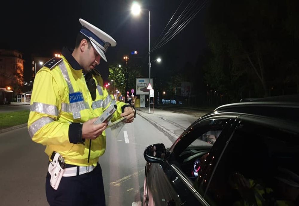 Cu numere de înmatriculare nevalide și asigurare auto falsă