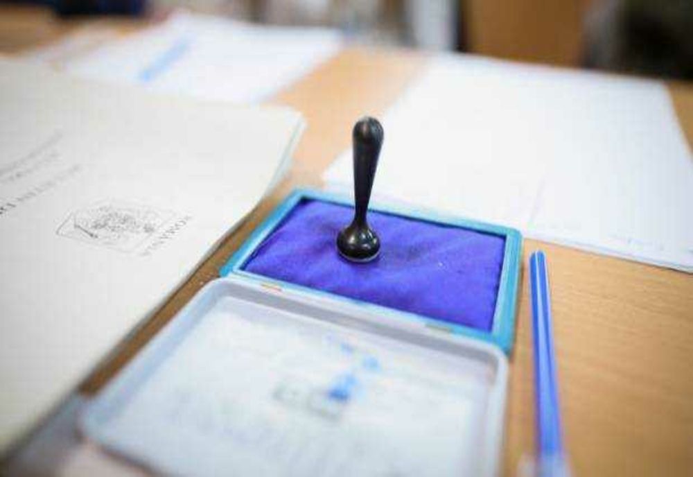 UN BĂRBAT A MURIT ÎNTR-O SECȚIE DE VOTARE DIN MEHEDINȚI