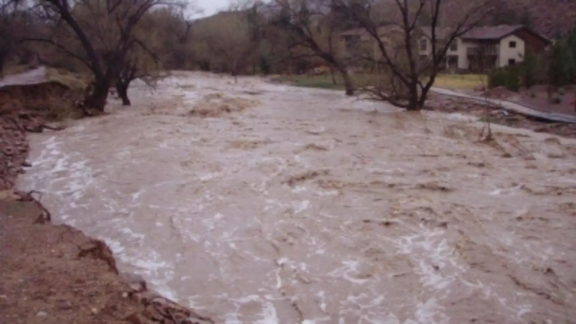 Risc crescut de inundații în mai multe județe