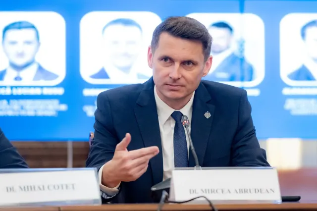 PNL propune două soluții pentru ieșirea din criza politică. Ce variante va prezenta Mircea Abrudean la Cotroceni