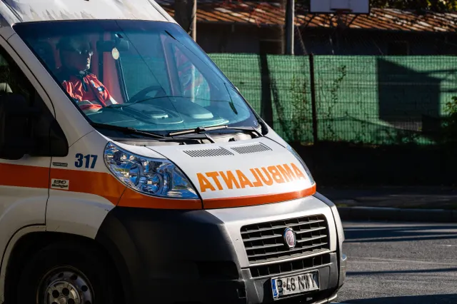 Accident grav în județul Mehedinți, pe DN 56A. Depășire riscantă a unui TIR, soldată cu trei victime