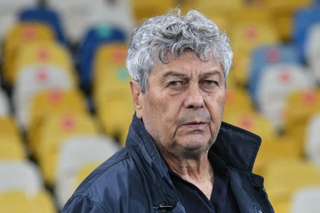 Selecționerul Mircea Lucescu a a nunțat lotul pentru barajul cu Turcia 