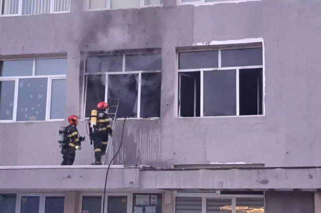 Alertă vineri dimineață la o școală din Turnu Severin după izbucnirea unui incendiu