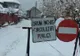 Zeci de mașini blocate pe drumurile județene. O ambulanță nu a putut ajunge la un pacient