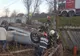 Accident la Valea Ursului. O mașină s-a răsturnat în afara drumului